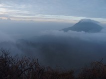 INDONÉSIE - nouvel an dans les fumerolles du volcan Ijen
